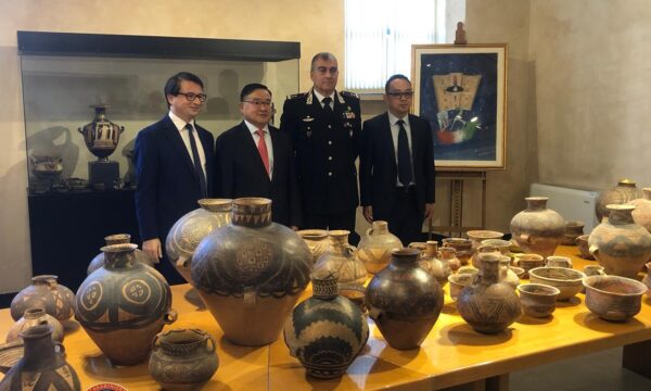 Il Comando Carabinieri TPC restituisce importanti reperti archeologici all’Ambasciata della Repubblica Popolare Cinese